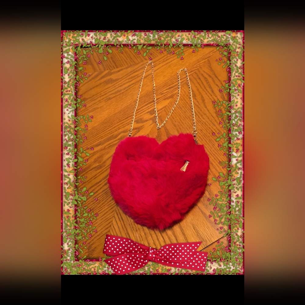 Heart shape purse, red
